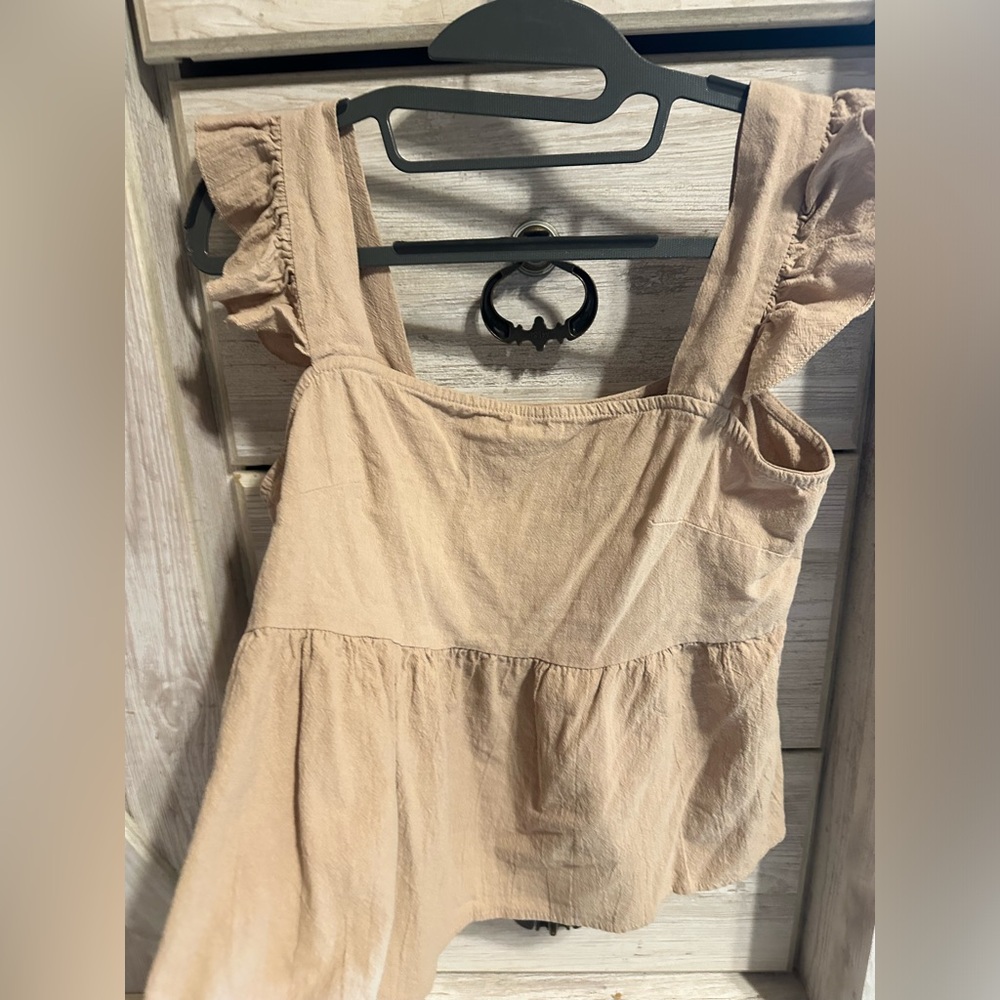 Tan tank